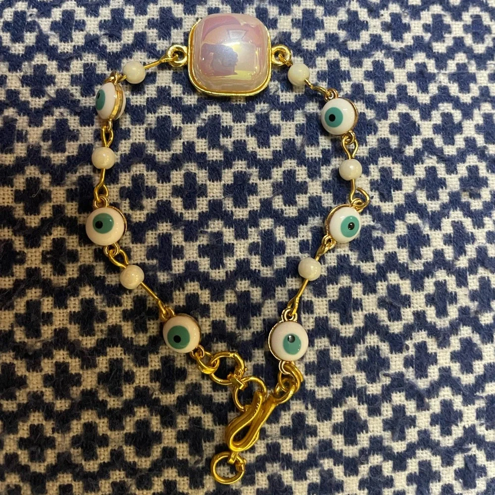 Beautifully handmade bracelet - Picture 3 of 3